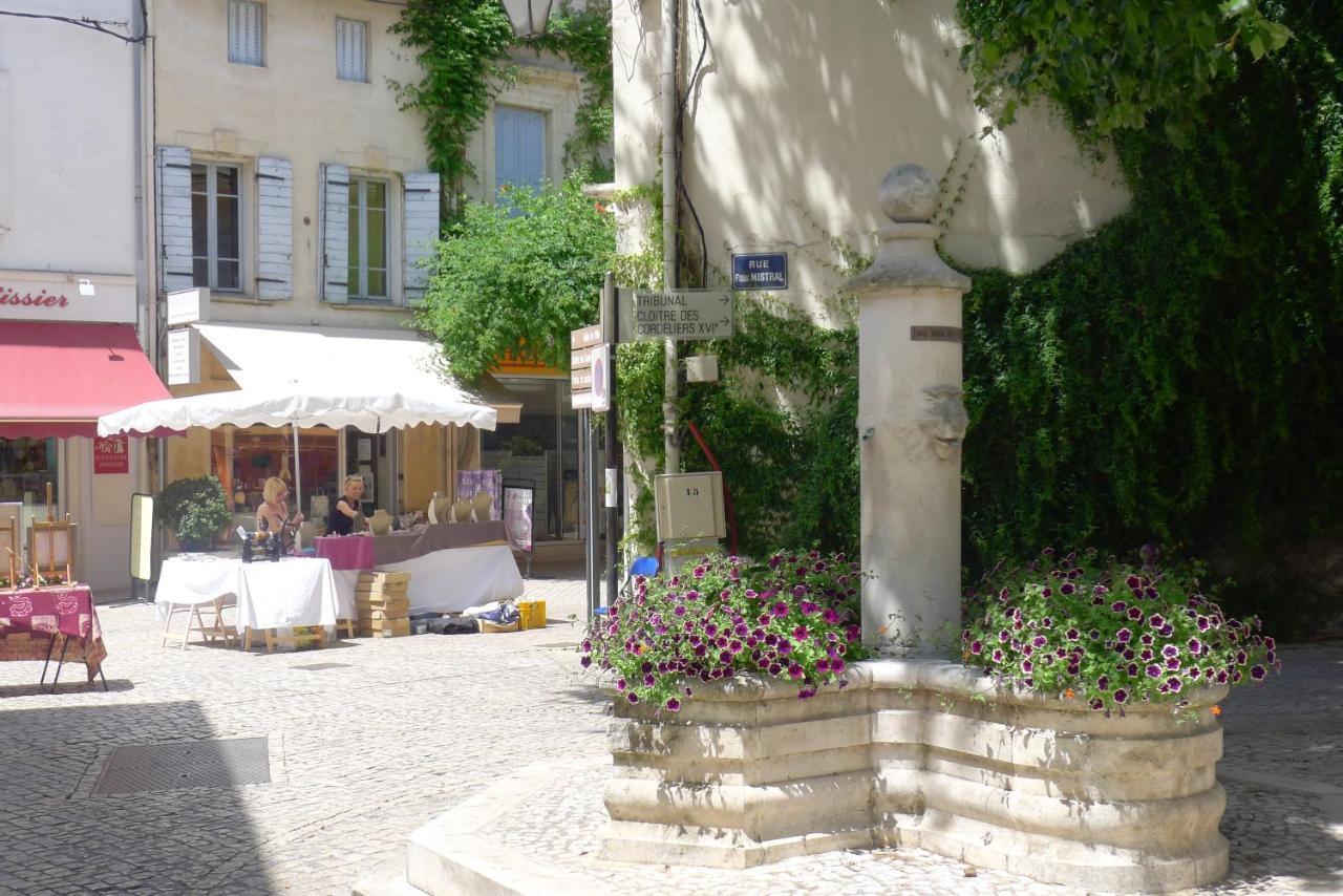 Maison Le Neuf Tarascon Zewnętrze zdjęcie