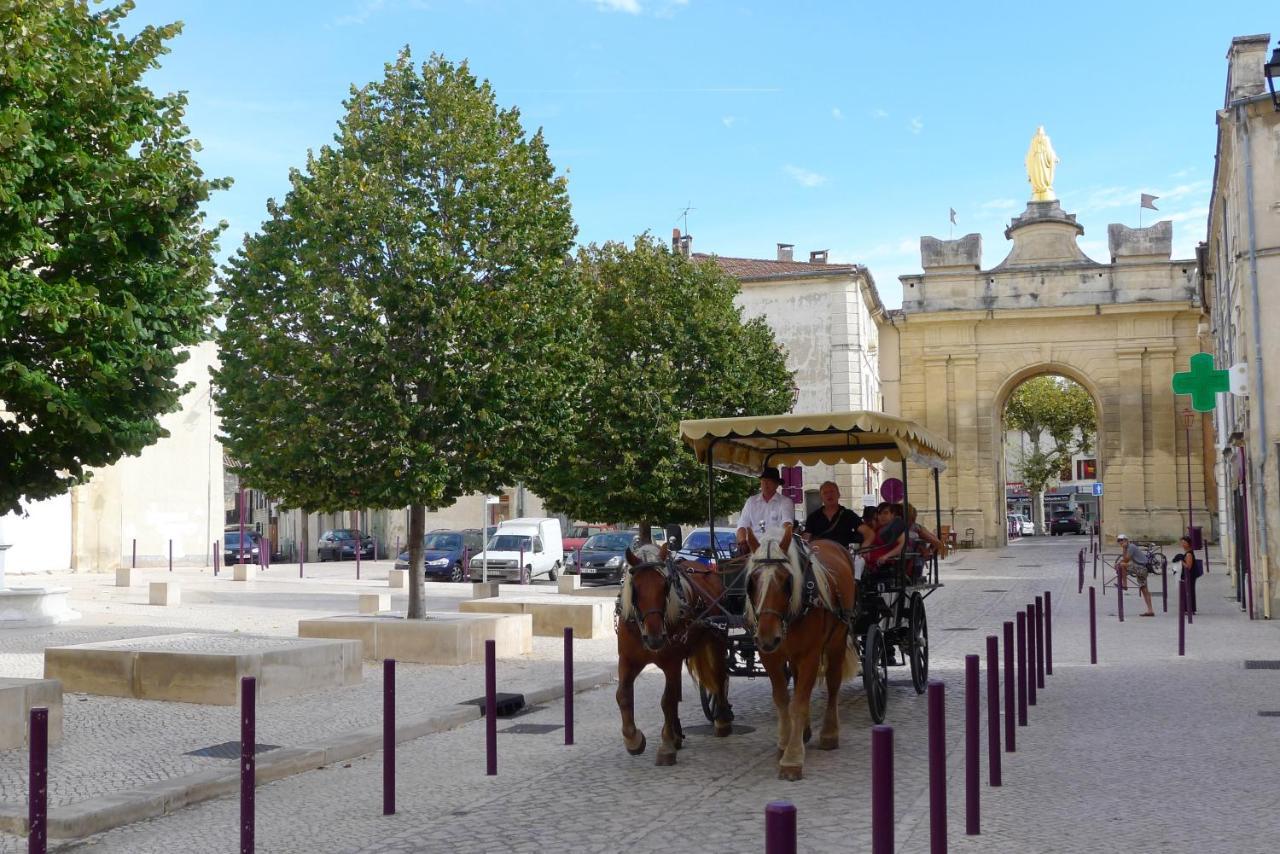 Maison Le Neuf Tarascon Zewnętrze zdjęcie